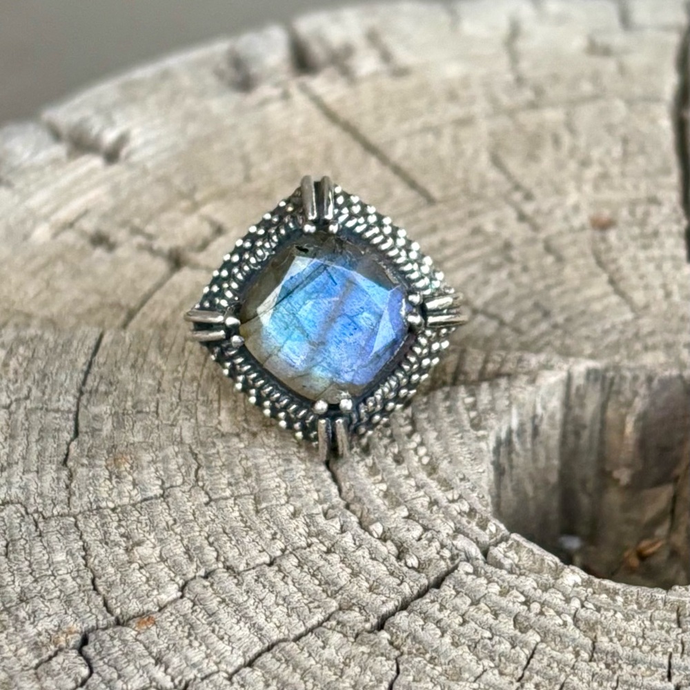 Labradorite Ring - Picture 8 of 10